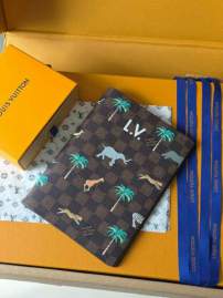 Picture of Louis Vuitton Wallets _SKUfw225111662fw
